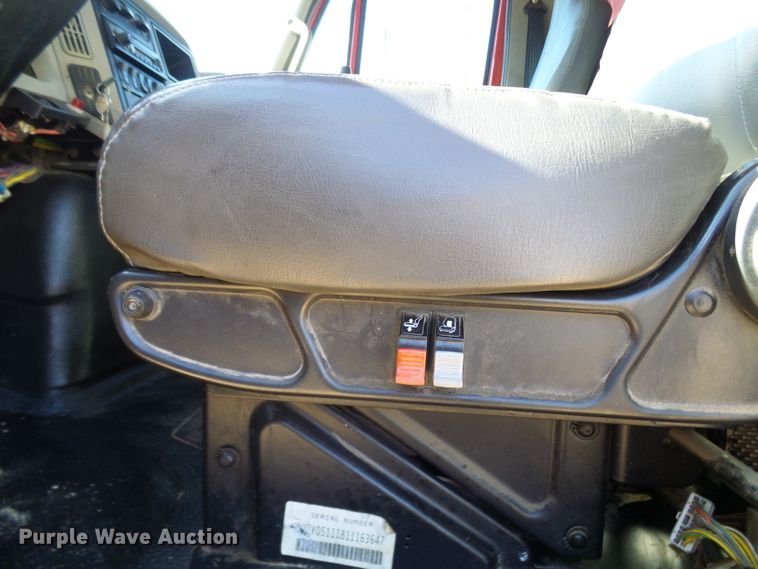 image for item DC2755 2013 International 7500  dump truck