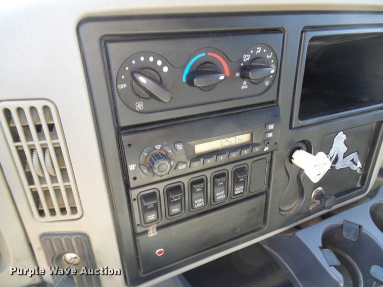 image for item DC2755 2013 International 7500  dump truck