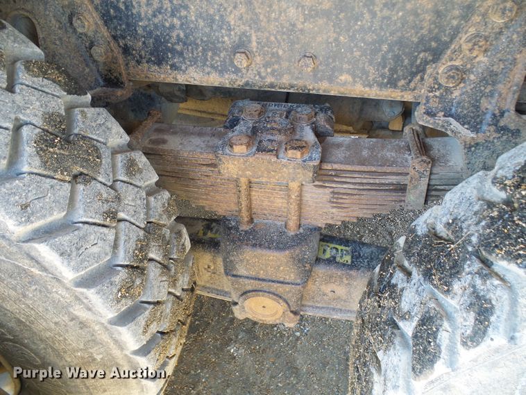 image for item DC2756 2002 International 4900  dump truck