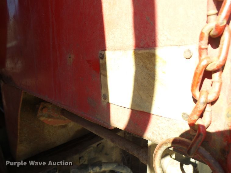 image for item DC2756 2002 International 4900  dump truck