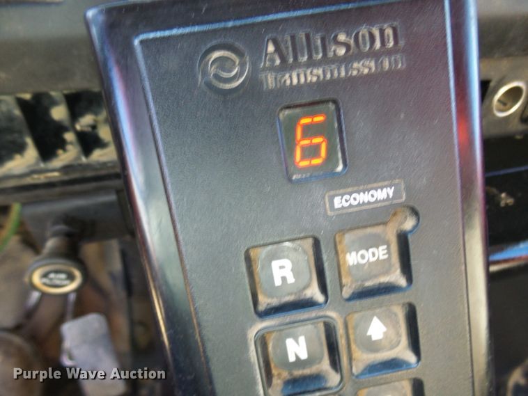 image for item DC2756 2002 International 4900  dump truck