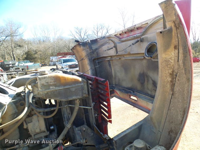 image for item DC2756 2002 International 4900  dump truck