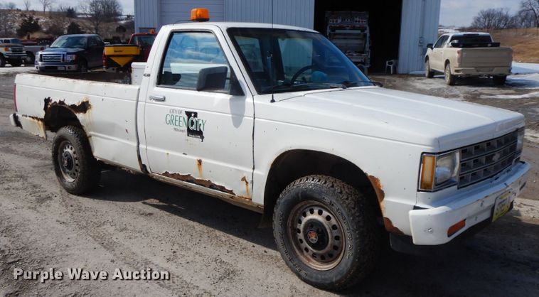 image for item DF6447 1989 Chevrolet S10  pickup truck