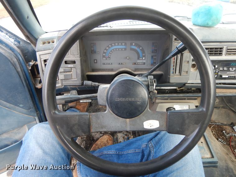 image for item DF6447 1989 Chevrolet S10  pickup truck