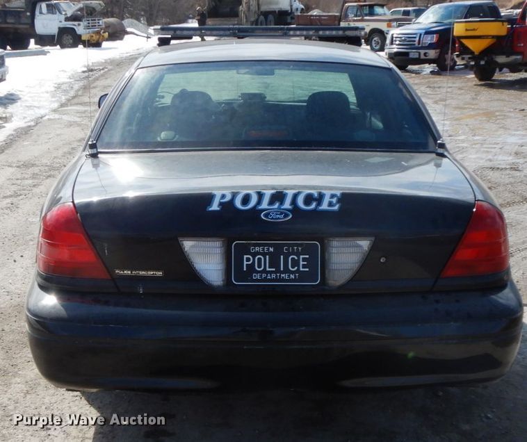 image for item DF6448 2006 Ford Crown Victoria Police Interceptor