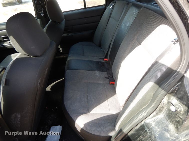 image for item DF6448 2006 Ford Crown Victoria Police Interceptor