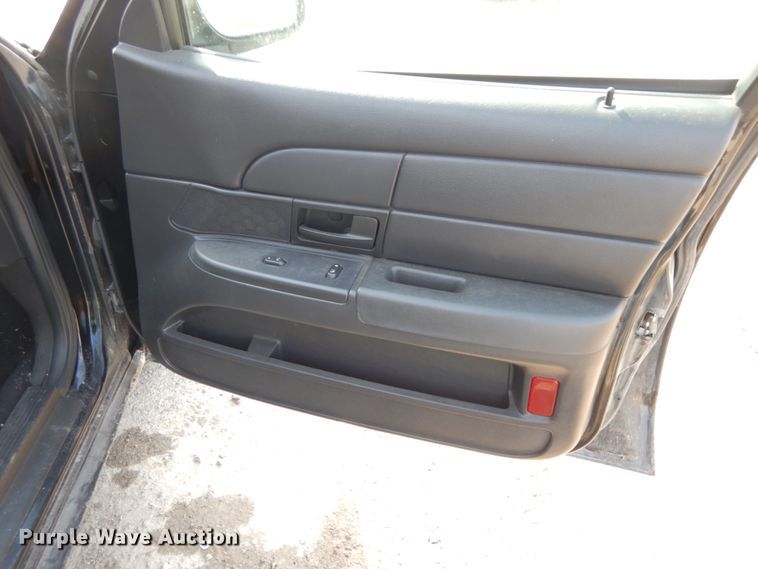 image for item DF6448 2006 Ford Crown Victoria Police Interceptor