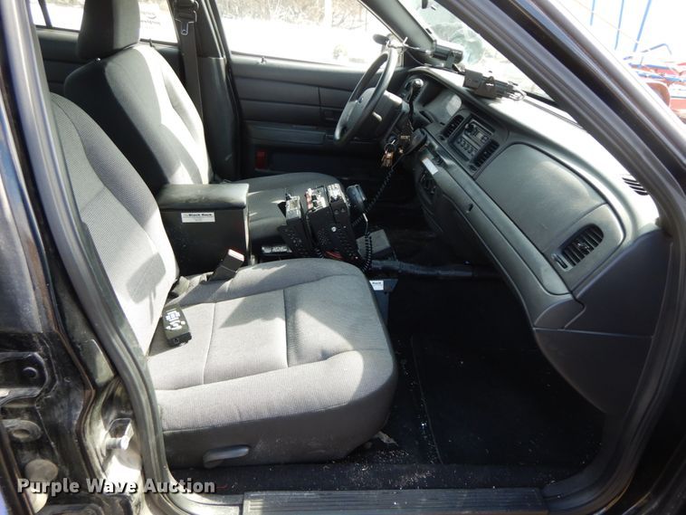 image for item DF6448 2006 Ford Crown Victoria Police Interceptor