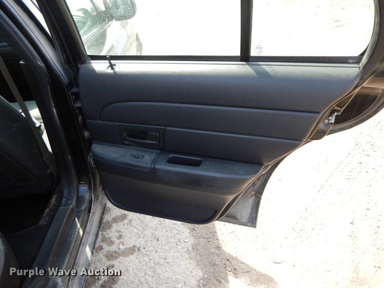 image for item DF6448 2006 Ford Crown Victoria Police Interceptor