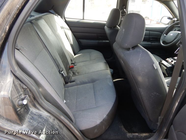 image for item DF6448 2006 Ford Crown Victoria Police Interceptor