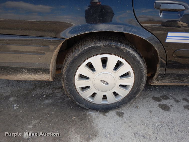 image for item DF6448 2006 Ford Crown Victoria Police Interceptor