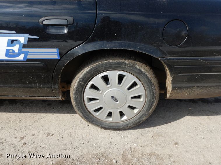 image for item DF6448 2006 Ford Crown Victoria Police Interceptor