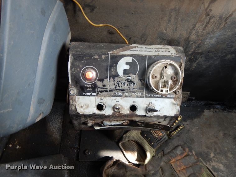 image for item DF6449 2003 International 7400  refuse truck