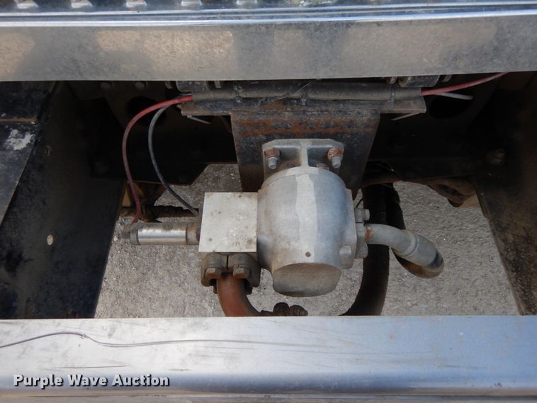 image for item DF6449 2003 International 7400  refuse truck