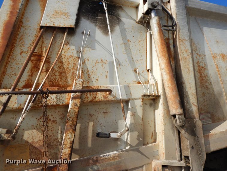 image for item DF6449 2003 International 7400  refuse truck