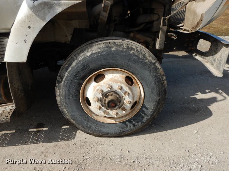 image for item DF6449 2003 International 7400  refuse truck