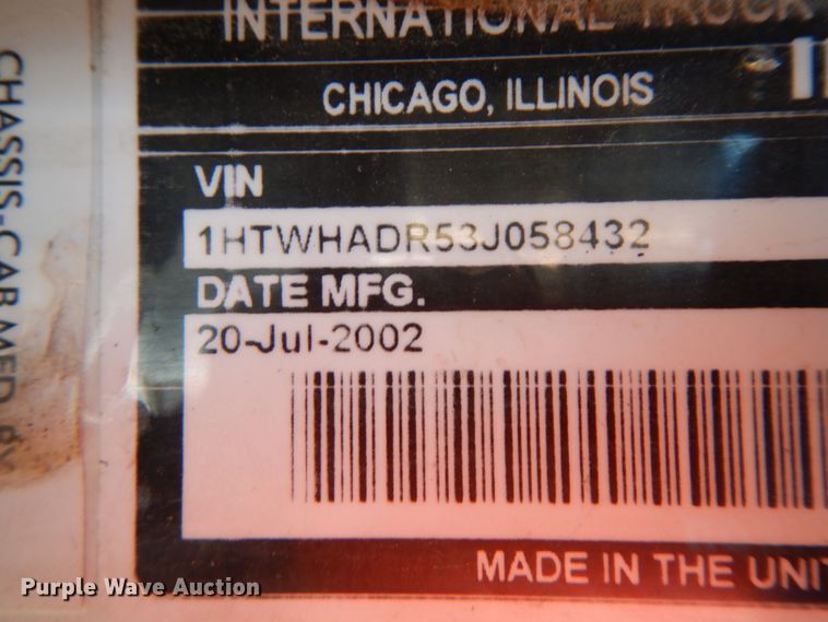 image for item DF6449 2003 International 7400  refuse truck