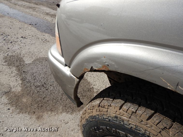 image for item DF6450 2001 GMC Sonoma SLS  Ext. Cab pickup truck