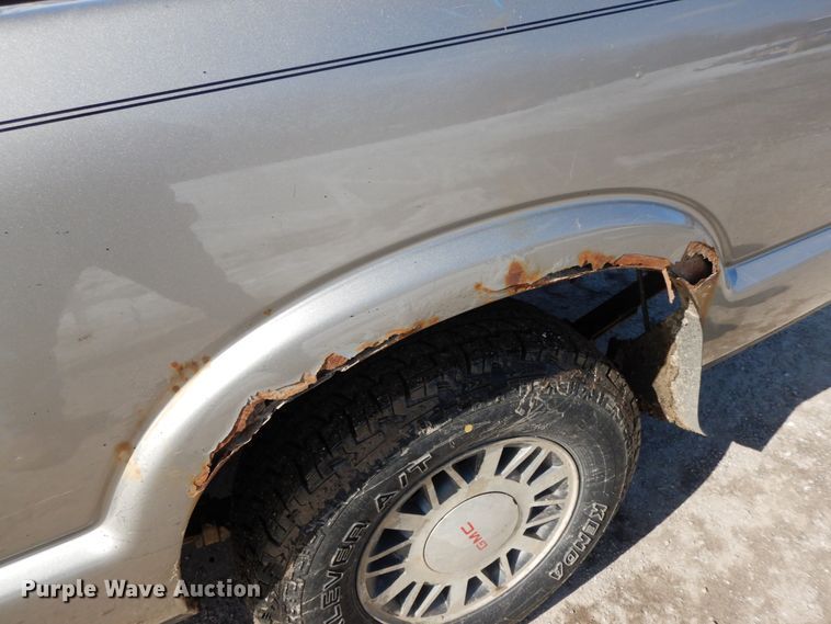 image for item DF6450 2001 GMC Sonoma SLS  Ext. Cab pickup truck