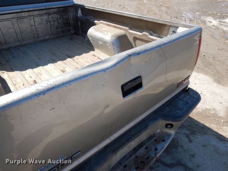 image for item DF6450 2001 GMC Sonoma SLS  Ext. Cab pickup truck