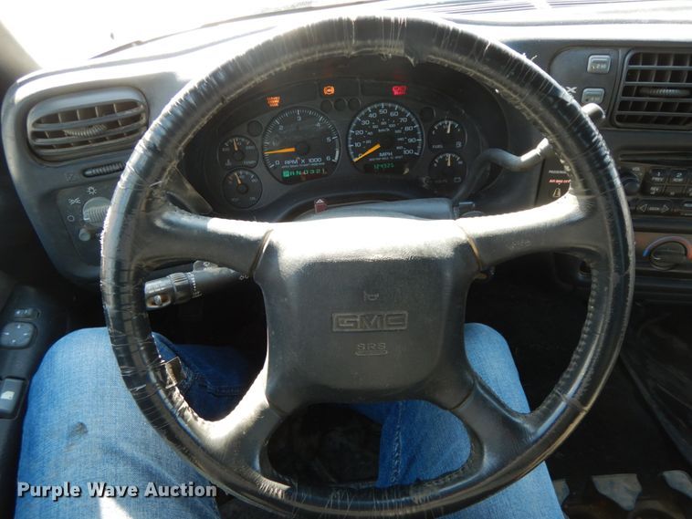 image for item DF6450 2001 GMC Sonoma SLS  Ext. Cab pickup truck