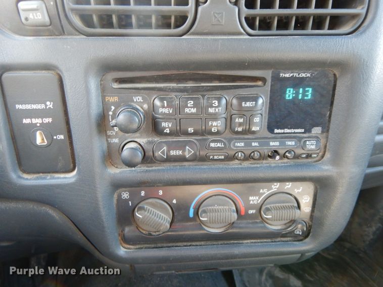 image for item DF6450 2001 GMC Sonoma SLS  Ext. Cab pickup truck