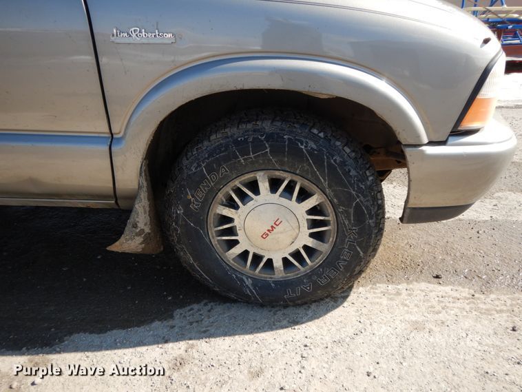 image for item DF6450 2001 GMC Sonoma SLS  Ext. Cab pickup truck