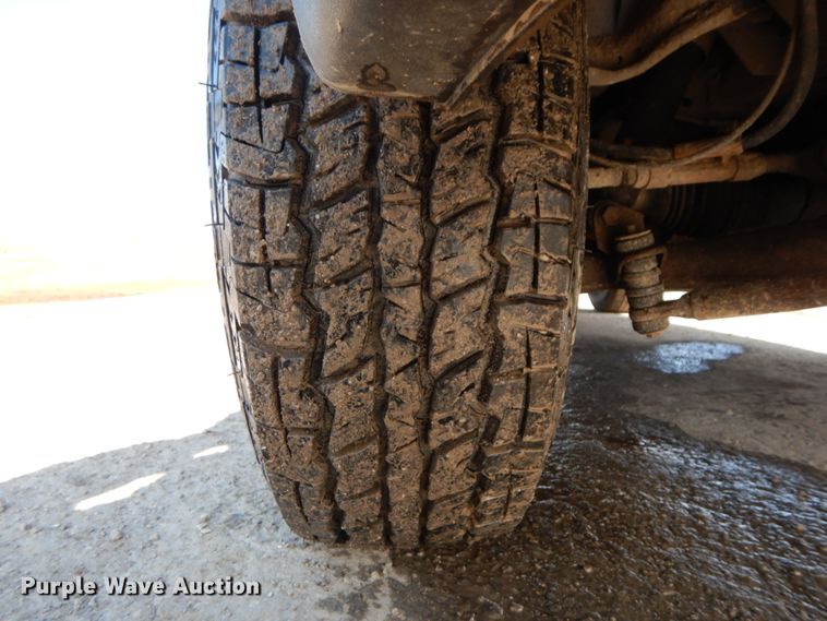 image for item DF6450 2001 GMC Sonoma SLS  Ext. Cab pickup truck