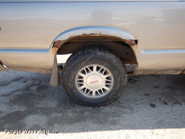 image for item DF6450 2001 GMC Sonoma SLS  Ext. Cab pickup truck