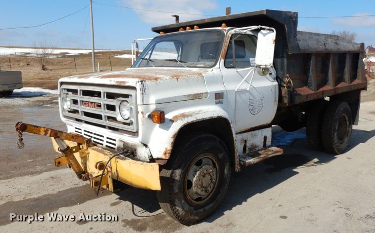 image for item DF6452 1983 GMC 6000  dump truck