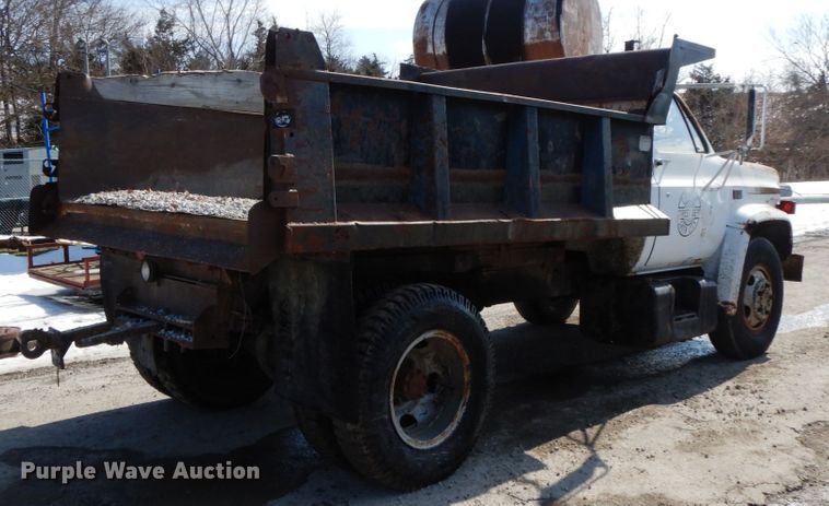 image for item DF6452 1983 GMC 6000  dump truck
