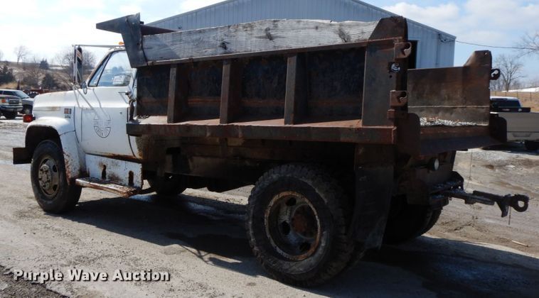 image for item DF6452 1983 GMC 6000  dump truck