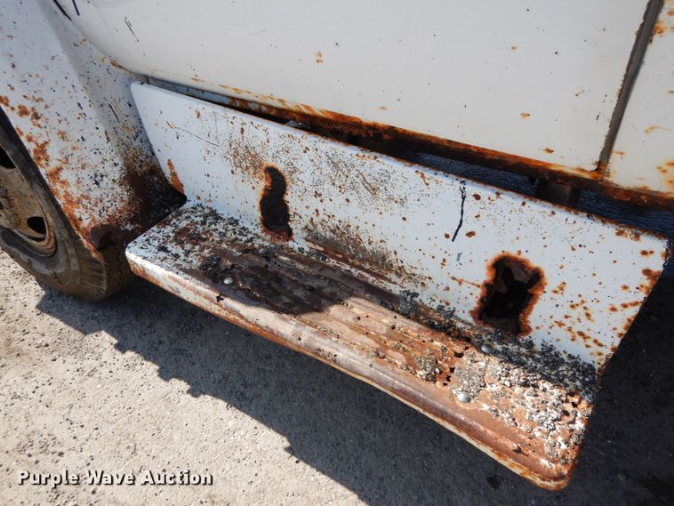 image for item DF6452 1983 GMC 6000  dump truck