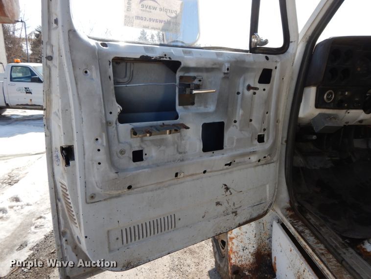 image for item DF6452 1983 GMC 6000  dump truck