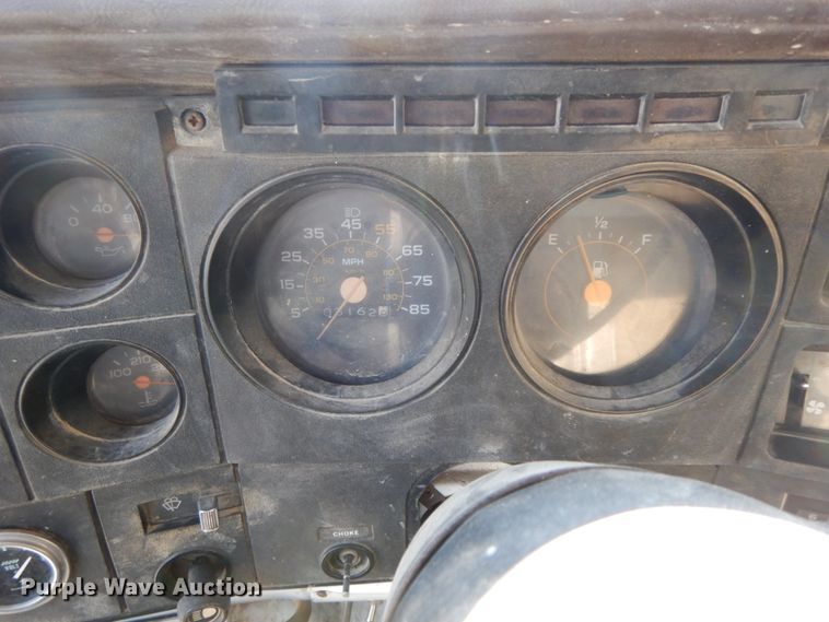 image for item DF6452 1983 GMC 6000  dump truck