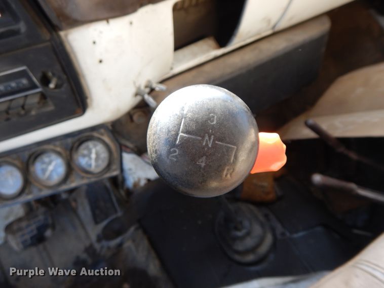 image for item DF6452 1983 GMC 6000  dump truck