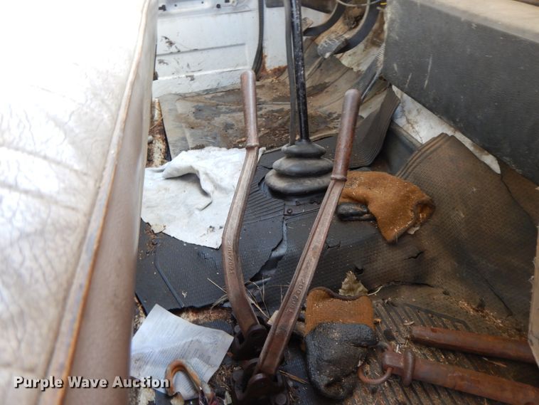 image for item DF6452 1983 GMC 6000  dump truck