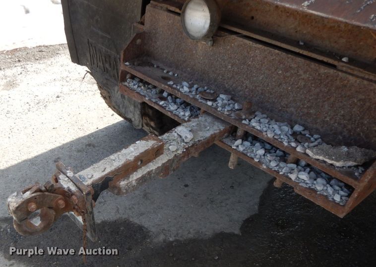 image for item DF6452 1983 GMC 6000  dump truck