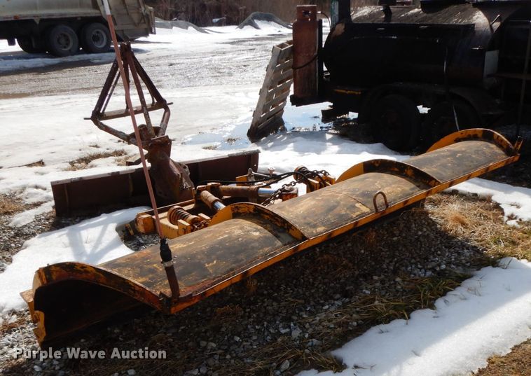 image for item DF6452 1983 GMC 6000  dump truck