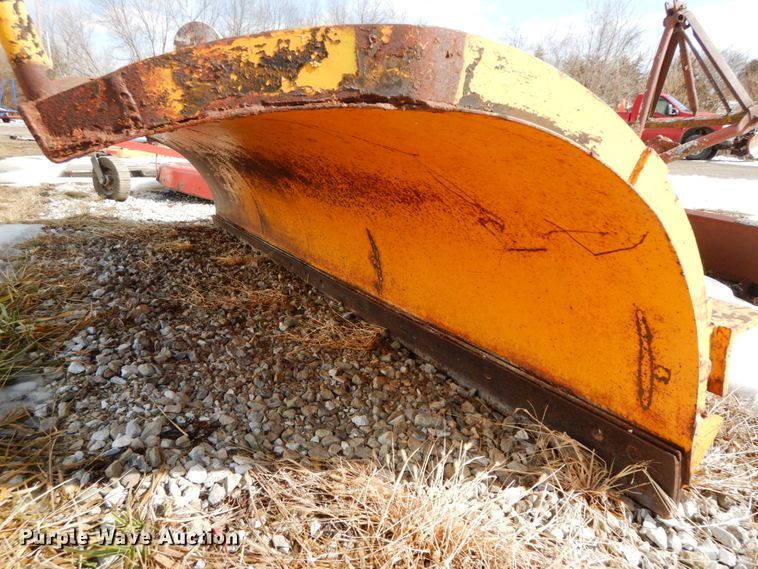 image for item DF6452 1983 GMC 6000  dump truck