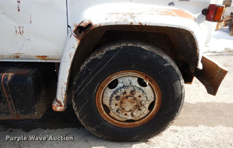 image for item DF6452 1983 GMC 6000  dump truck