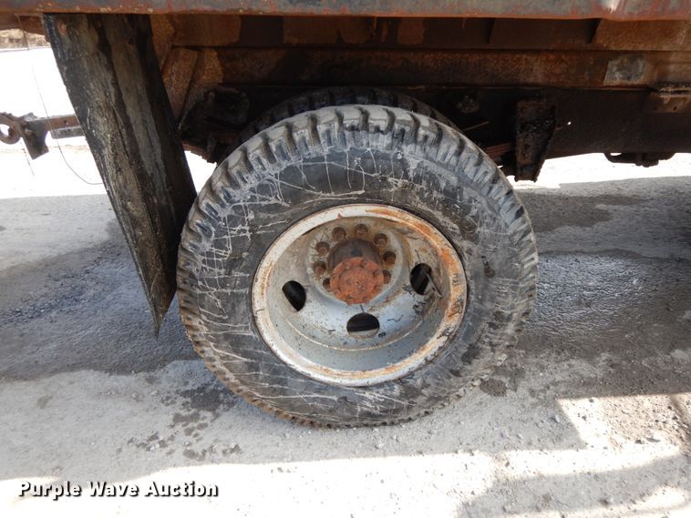 image for item DF6452 1983 GMC 6000  dump truck