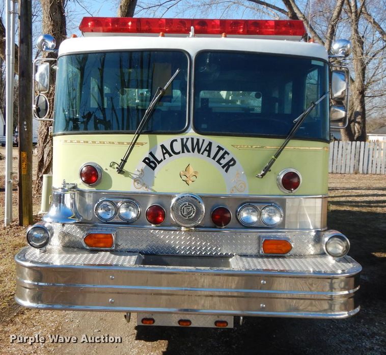 image for item DF6454 1982 Grumman HR101  pumper fire truck
