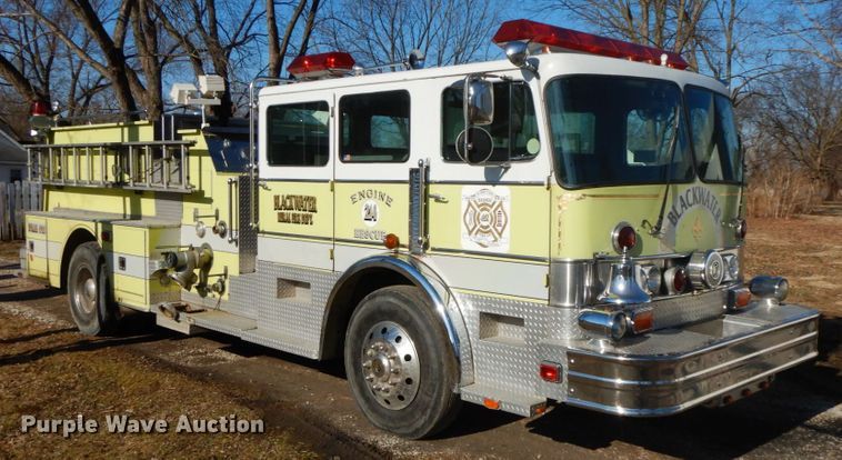 image for item DF6454 1982 Grumman HR101  pumper fire truck