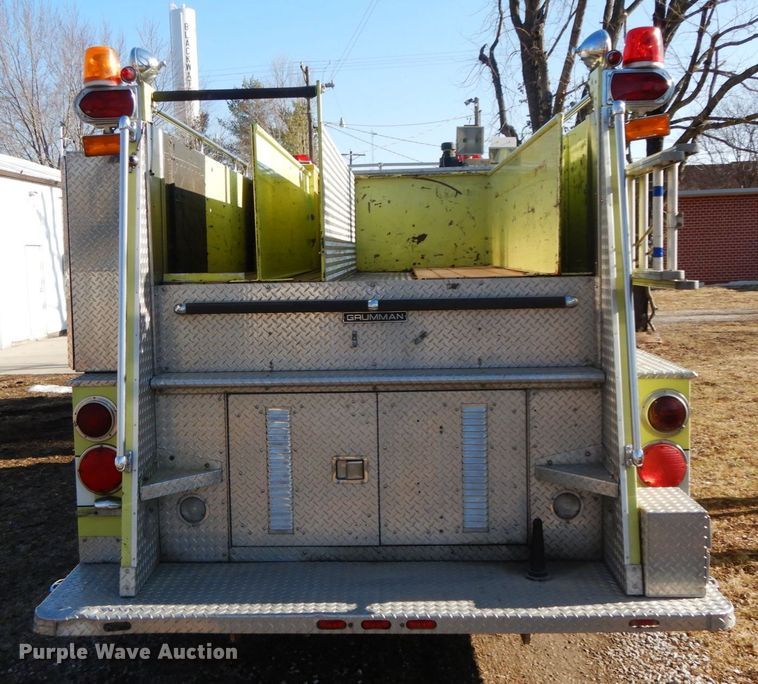 image for item DF6454 1982 Grumman HR101  pumper fire truck