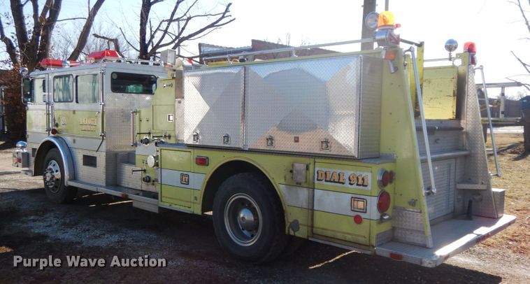 image for item DF6454 1982 Grumman HR101  pumper fire truck