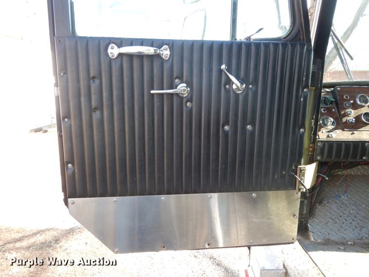 image for item DF6454 1982 Grumman HR101  pumper fire truck