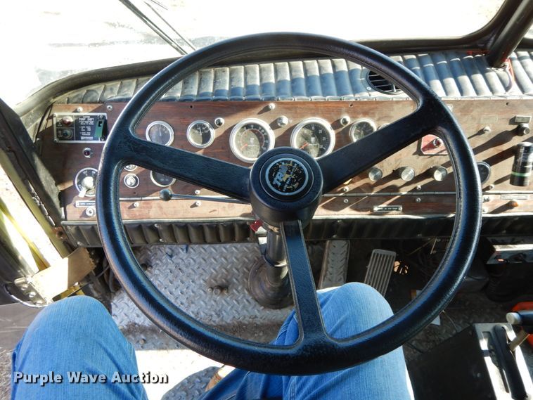 image for item DF6454 1982 Grumman HR101  pumper fire truck