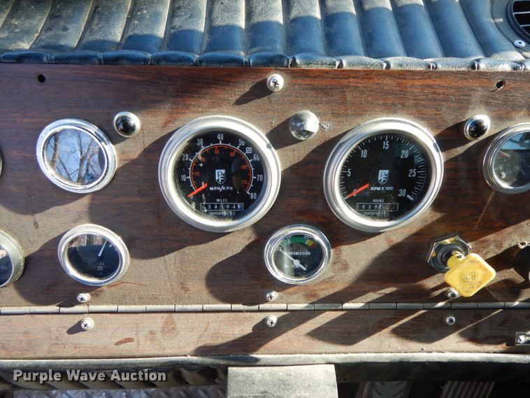 image for item DF6454 1982 Grumman HR101  pumper fire truck