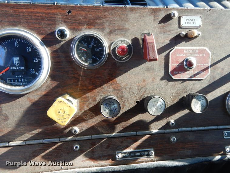 image for item DF6454 1982 Grumman HR101  pumper fire truck